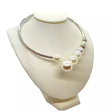 Choker Necklace with Graduated Pearls