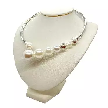 Choker Necklace with Graduated Pearls