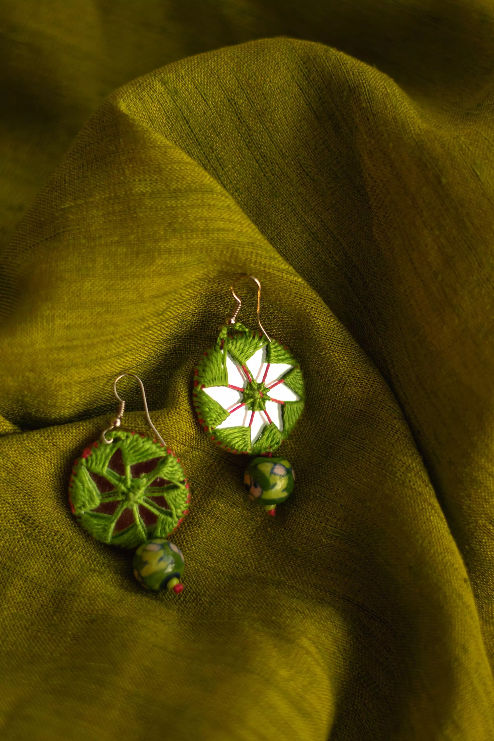 Kaisori Dual circle thread pottery earrings - Pink and Green